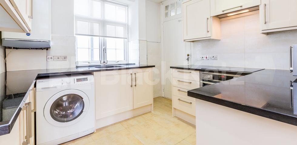 Recently refurbished spacious 2 bed with modern kitchen mins to regents park Northwick Terrace, St Johns Wood / Maida Vale
